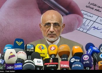 سید مصطفی میرسلیم در نشست خبری: دولت یازدهم فریب آمریکا را خورد و فرصتسوزی کرد / باقی ماندن این دولت برای چهار سال آینده به ضرر کشور است