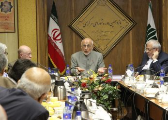 میرسلیم در جمع نمایندگان فعلی و ادوار مجلس: همه باید تابع نظر بزرگان و روحانیت باشیم/اگر نامزد موتلفه‌ نبود امکان داشت انتخابات به دوقطبی‌ شدن بیانجامد