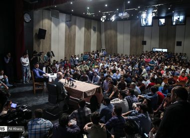 گزارش تصویری سخنرانی «سید مصطفی میرسلیم» در دانشگاه صنعتی شریف
