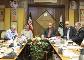 رئیس فدراسیون فوتبال در کارگروه ورزش موتلفه اسلامی: ورزشگاه‌های ما مناسب پذیرش بانوان نیست/در حق فوتبال بی‌مهری می‌کنند
