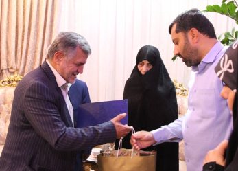 دیدار صمیمانه دبیر کل حزب موتلفه اسلامی با خانواده سرلشکر شهید علی شادمانی در راستای تجلیل و تکریم از شهدای اقتدار