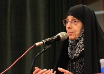 انتقاد بانوی مسلمان فرانسوی از نگاه جنسیتی غرب به زن