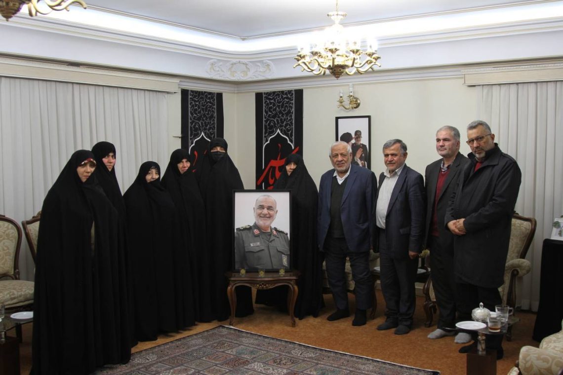 دیدار حزب موتلفه اسلامی با خانواده سردار سپهبد شهید حسین سلامی به مناسبت ایام رجبیه